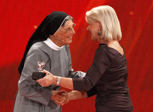 000-mirren-in-germany.gif 