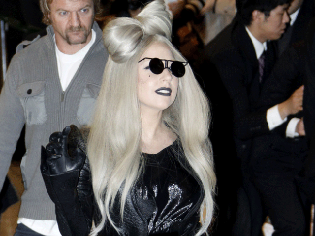 001-GAGA-UIN-JAPAN.gif 
