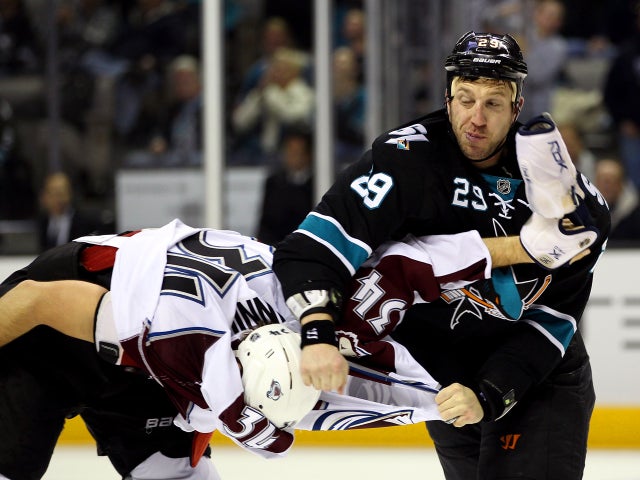 Daniel Winnik and Ryane Clowe  fight  