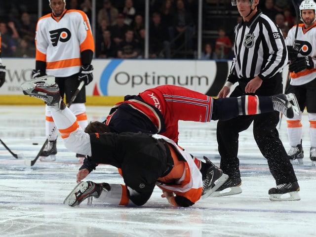Zac Rinaldo and Brandon Prust fight 