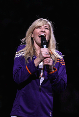 015-hornets--brooke-white13.gif 