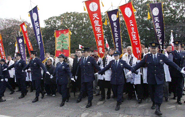 021-new-years--guard.gif 