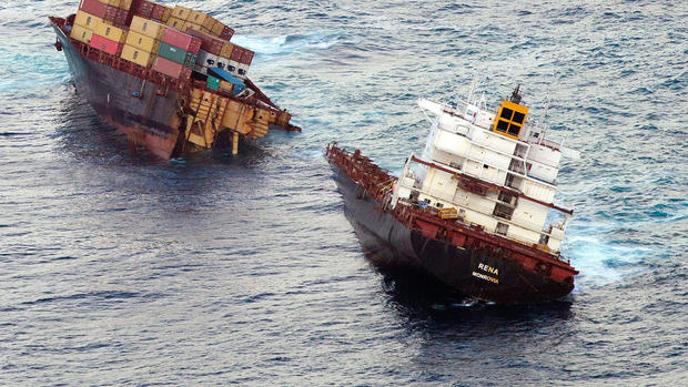 Cargo ship wrecked off New Zealand 