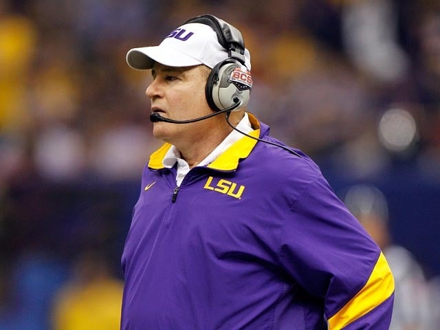 Watch LSU coach Les Miles blasted by radio host after BCS loss CBS News
