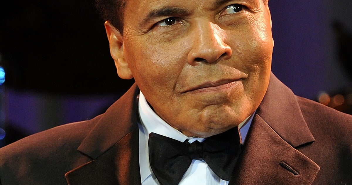 Muhammad Ali responds to Trump's call to ban Muslims from entering U.S