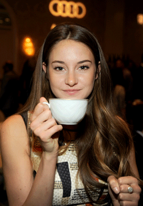021-shailene.gif 
