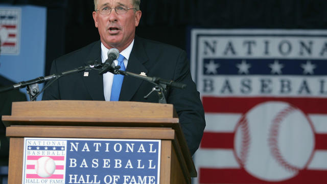 Gary Carter speaks at the Baseball Hall of Fame Induction 