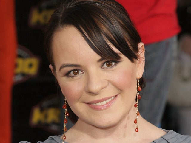 "Blossom" star Jenna von Oy expecting first child CBS News