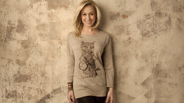 Kellie_Pickler_Sweater_0255.jpg 