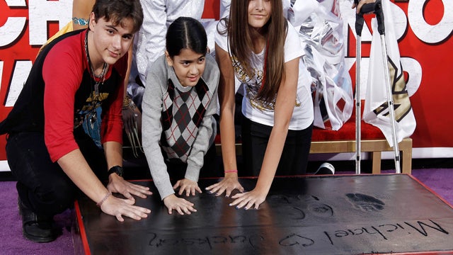 AP120126047634.jpg 