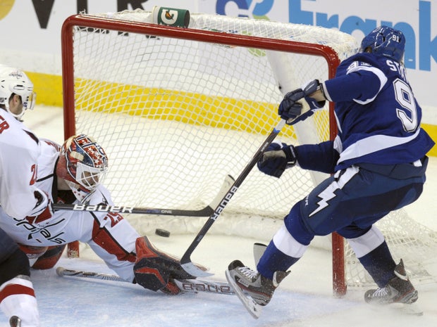 Steven Stamkos scores the game-winning goal  