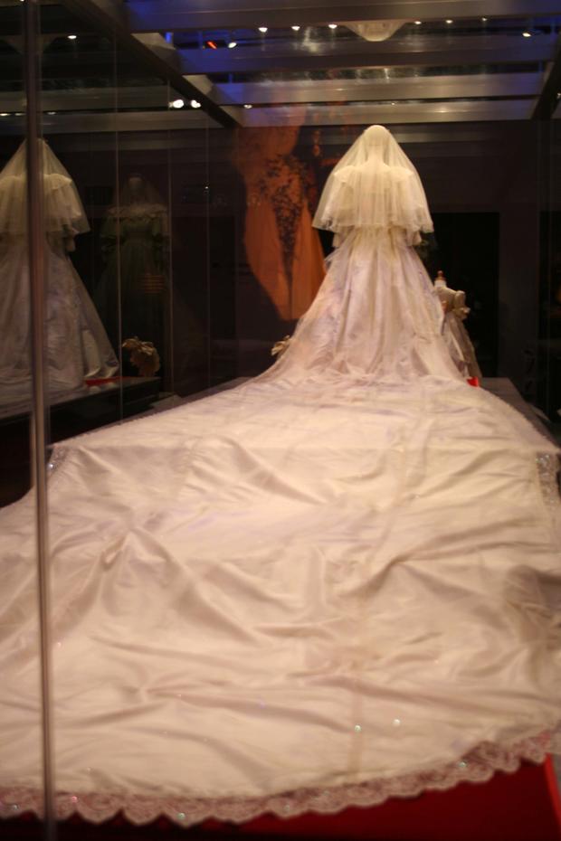 princess-di-wedding-dress.jpg 