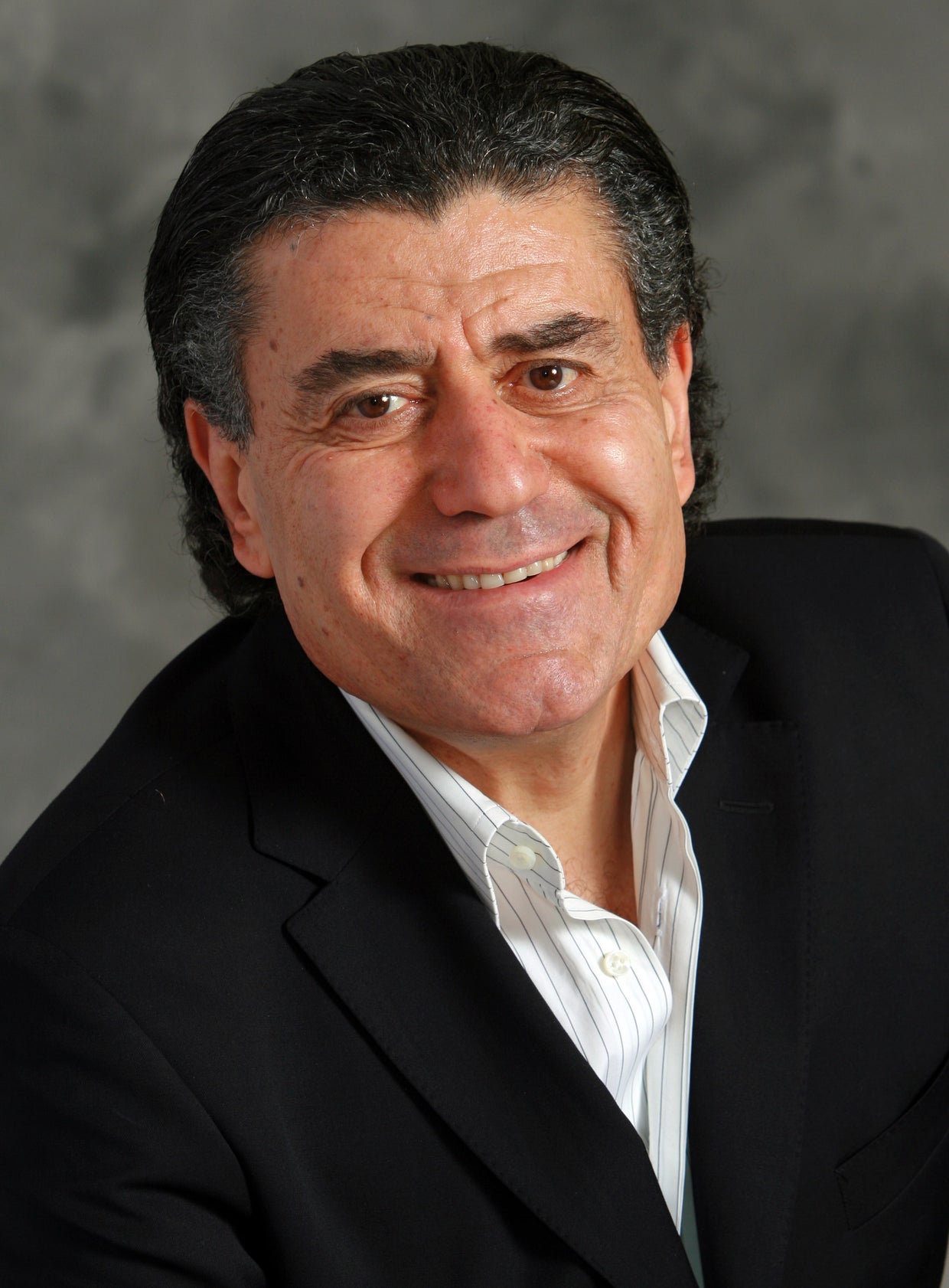 Haim Saban considering giving to Obama super PACs - CBS News