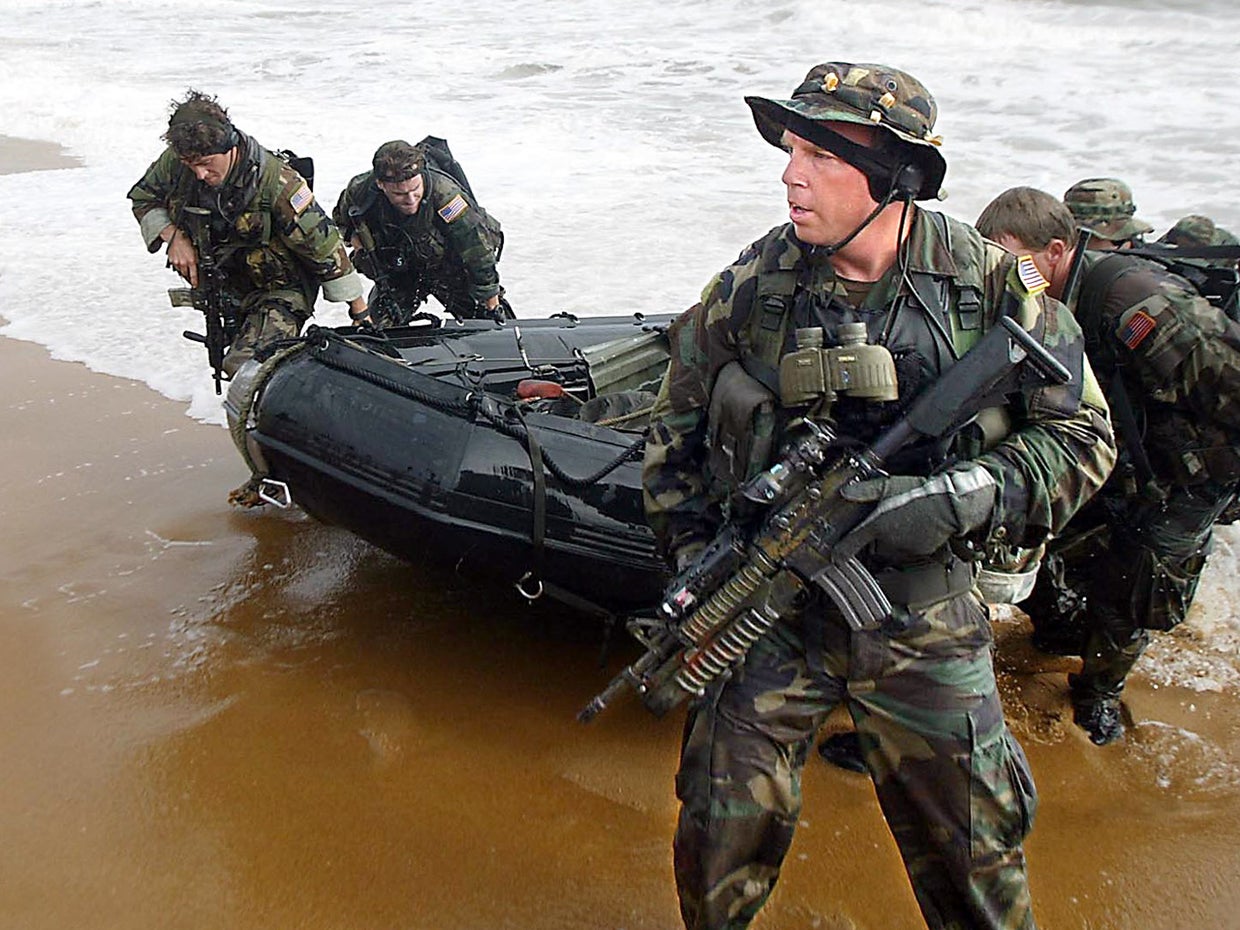 Are Navy SEALs really angry with Obama? - CBS News