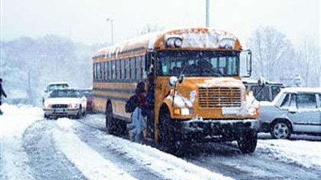 school_bus_snow.jpg 