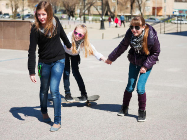 skateboarding girls 
