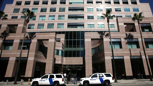 120217-federal_building_shooting-AP120217018742.jpg 