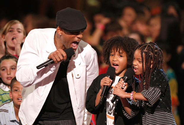 kevin-winter-presenters-will-smith-jaden-smith-and-willow-smith-introduce-the-miley-cyrus.jpg 