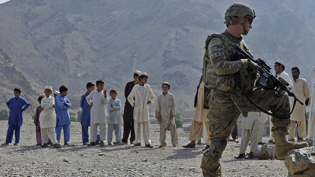 soldiers_Afghanistan_127839162.jpg 