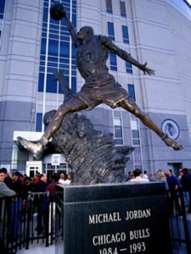 Michael Jordan Statue 