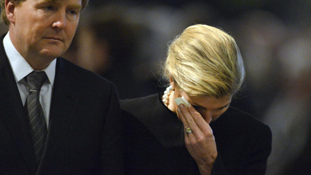 Royals mourn bus-crash victims 