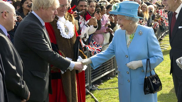 Queen visits north London for Diamond Jubilee tour 
