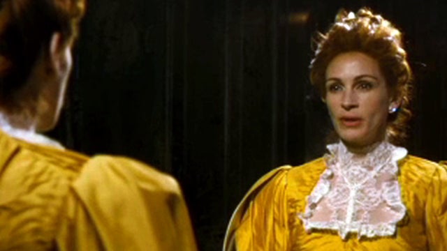 The Showbuzz: Mirror Mirror 