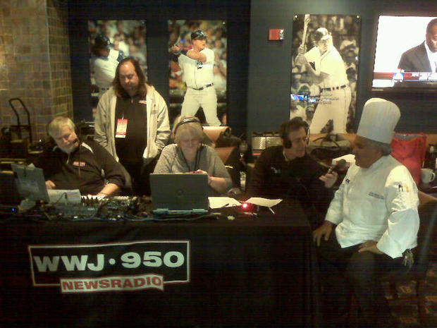 opening-day-chef-dave-talking-with-the-morning-team.jpg 