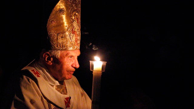 120407-Pope_Benedict_XVI-AP120407137252.jpg 