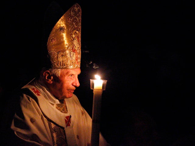 120407-Pope_Benedict_XVI-AP120407137252.jpg 