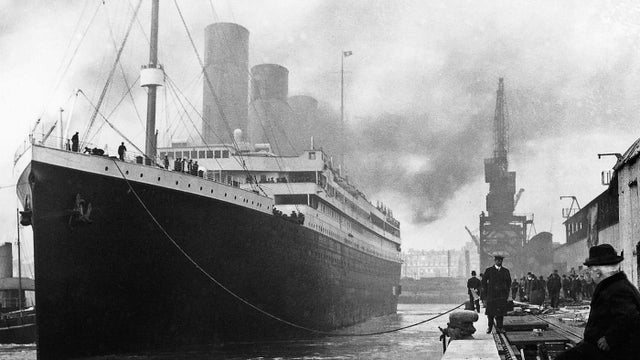 Titanic-leaving-Southampton-April-1912_700x500.jpg 