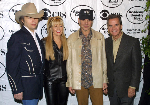 jason-kirk-country-singers-dwight-yoakam-left-and-jamie-oneal-pose-with-actor-billy-bob-thornton-center-and-producer-dick-clark.jpg 