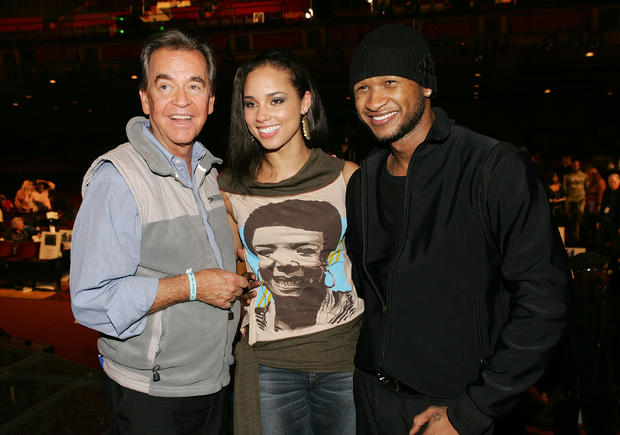 frank-micelotta-singers-alicia-keys-and-usher-pose-for-a-photo-with-executive-producer-dick-clark.jpg 