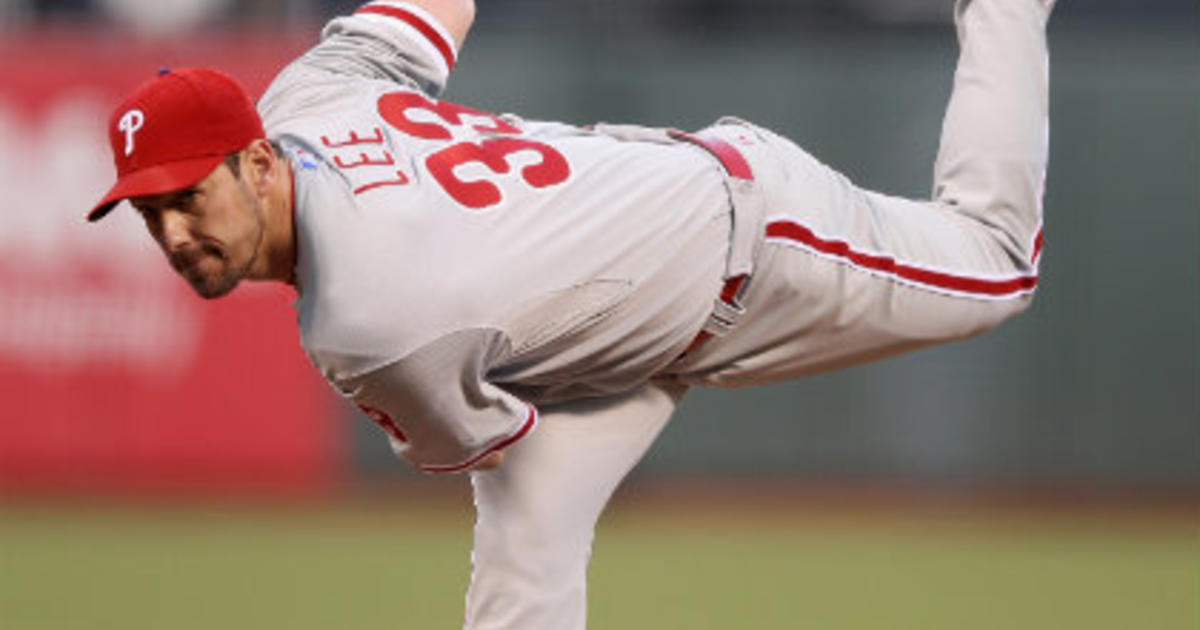 Cliff Lee: Philadelphia Phillies pitcher returns, is booed