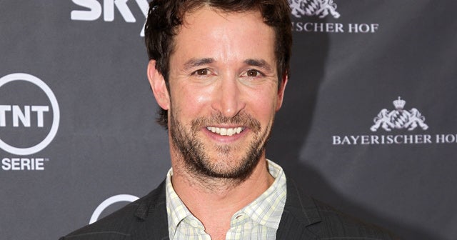 Actor Noah Wyle arrested during Capitol Hill protest - CBS News