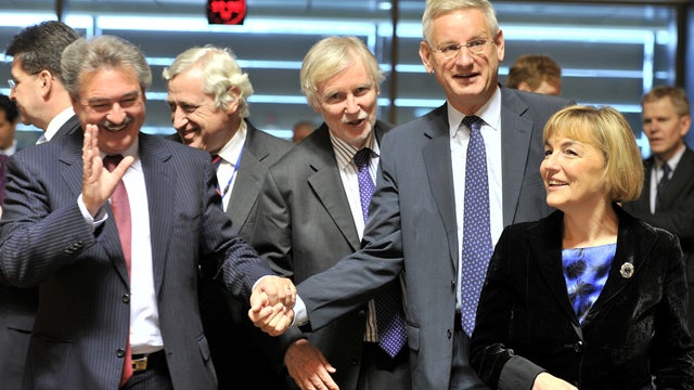 From left to right, Luxembourg Foreign Affairs Minister Jean Asselborn, General-Secretary for European Union external Affairs Pierre Vimont, Finnish Foreign Minister Erkki Sakari Tuomioja, Swedish Foreign Affairs Minister Carl Bildt and Croatian Foreign M 