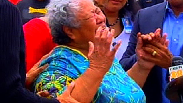 Seau's mother: God, please take me, leave my son 