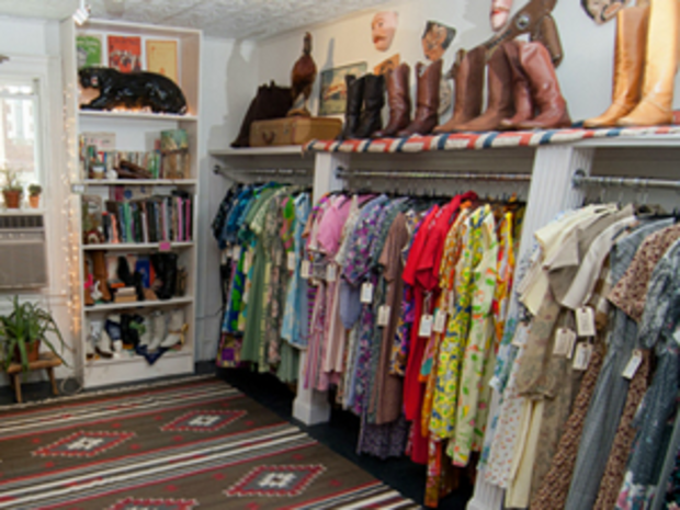Shopping &amp; Style Vintage, Oona's Experienced Clothing 