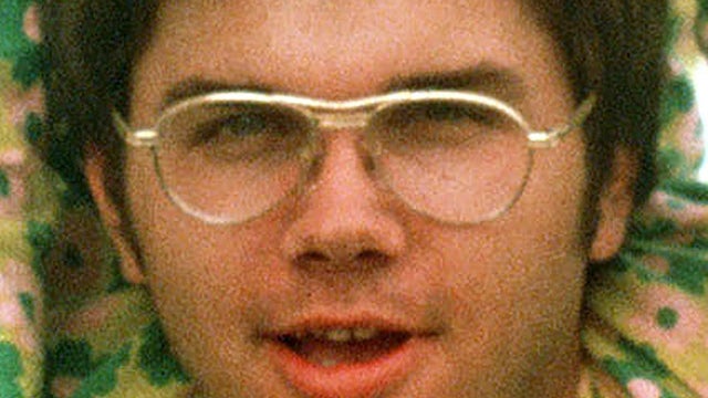 750101-Mark_David_Chapman-AP75010103960.jpg 