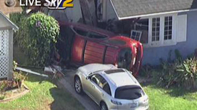 inglewood-car-crashes-into-house.jpg 