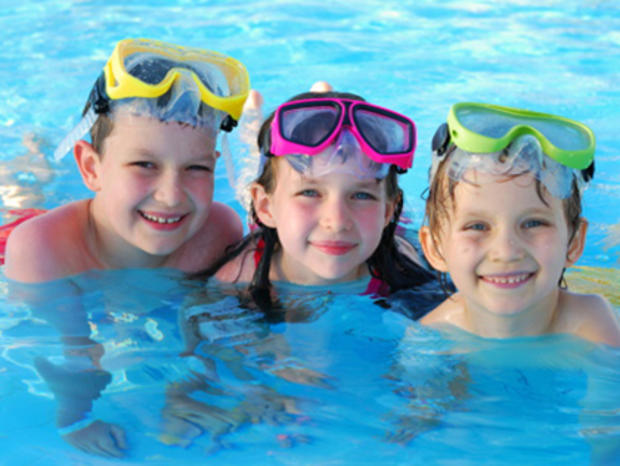 pool - three kids 