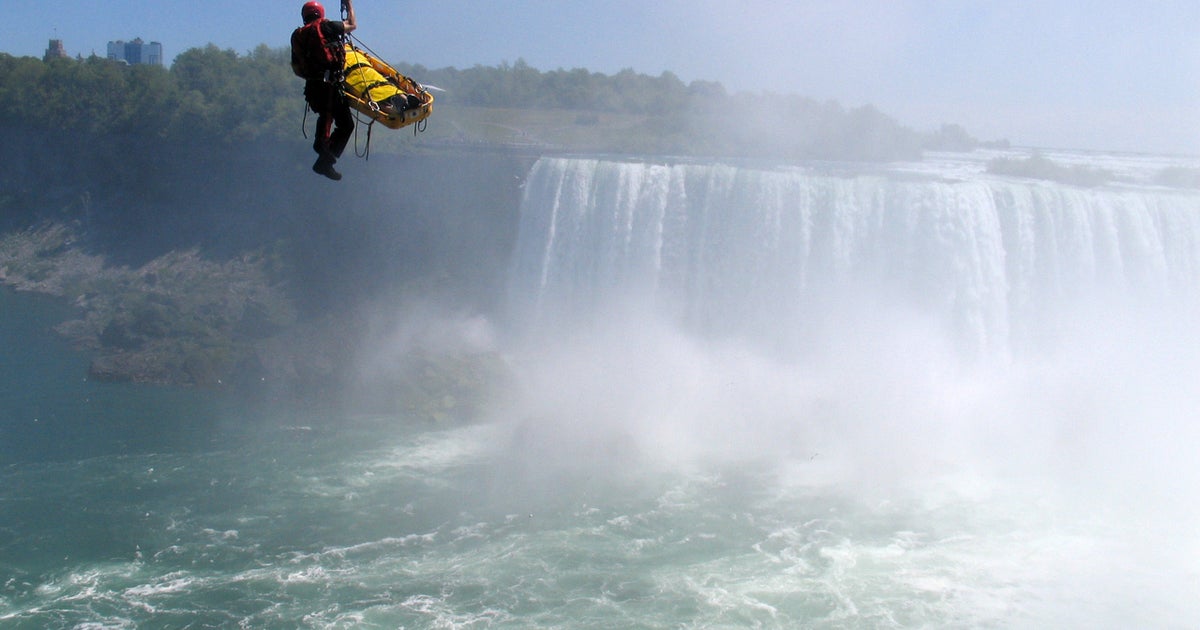 Man survives Niagara Falls plunge CBS News