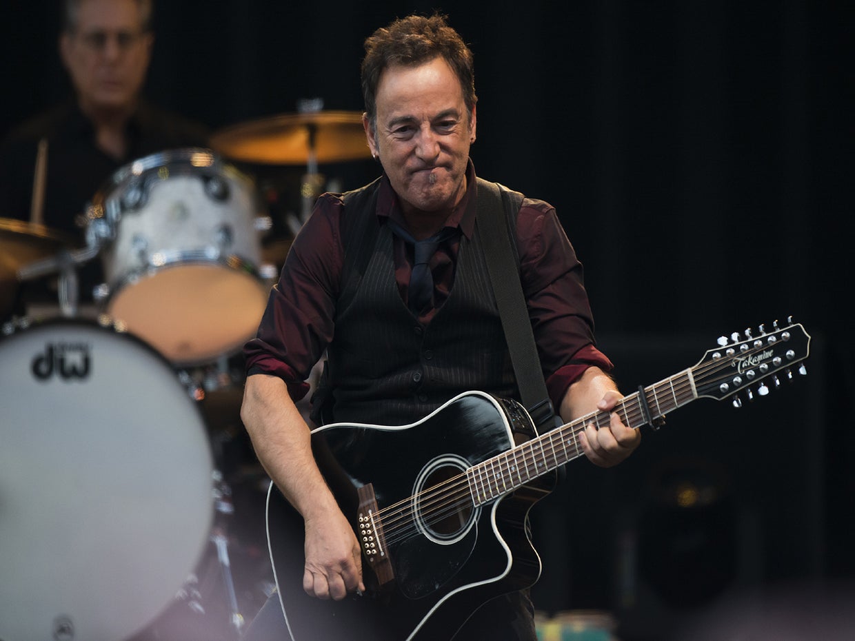 Bruce Springsteen reveals former battle with depression - CBS News
