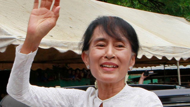 120602-Aung_San_Suu_Kyi_-AP12060216420.jpg 