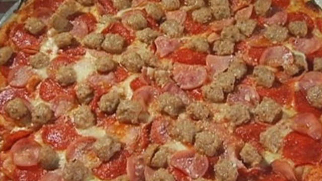 sausagepizza.jpg 