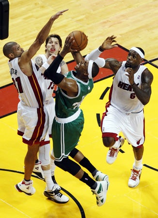 Paul Pierce drives to the  basket 