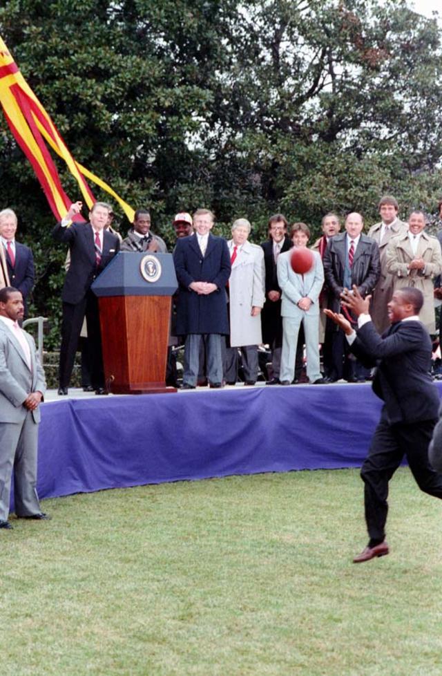 President Bush Welcomes Super Bowl XLII Champion New York Giants to White  House