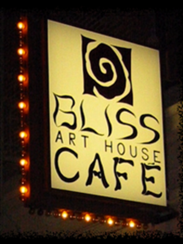 Nightlife &amp; Music Open Mic, Bliss Art House Café 