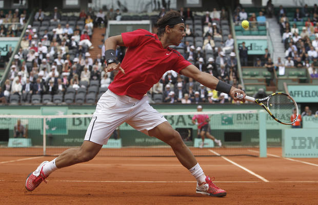 Rafael Nadal returns in his semi final match 