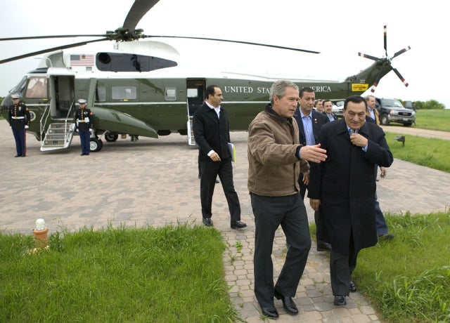 Mubarak_MarineONe_3342539.jpg 